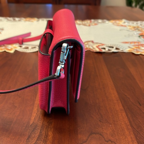 NWOT Michael Kors Jet Set Charm Small Phone Crossbody - Picture 4 of 15